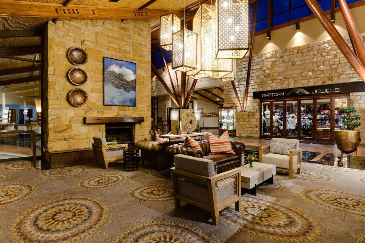 Arabella Hotel, Golf And Spa Херманус Экстерьер фото The lobby at the Four Seasons Resort Scottsdale