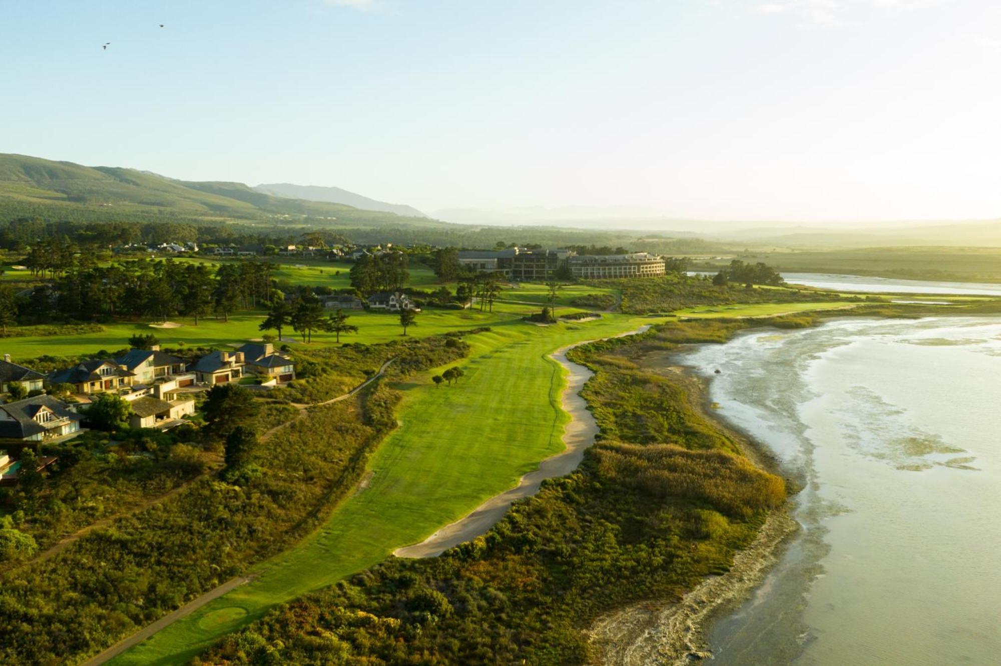 Arabella Hotel, Golf And Spa Херманус Экстерьер фото Aerial view of the 18th hole at the Links at Spanish Bay