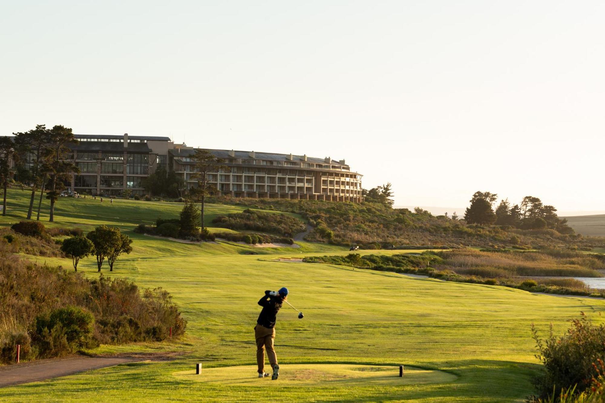 Arabella Hotel, Golf And Spa Херманус Экстерьер фото Golf course at the Hyatt Regency Monterey