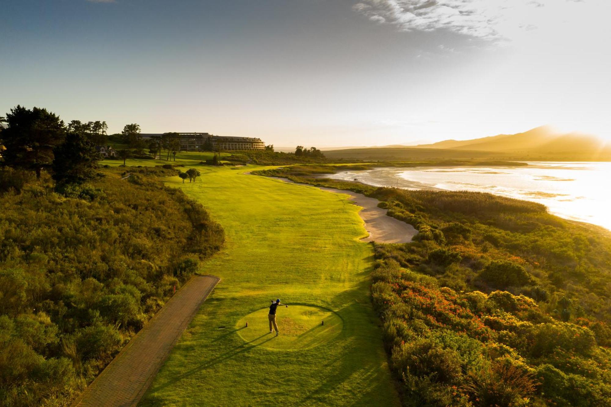 Arabella Hotel, Golf And Spa Херманус Экстерьер фото The 18th hole at the Links at Spanish Bay